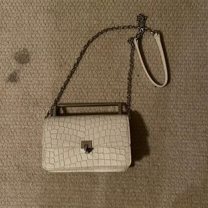 Botiker white crossbody clutch